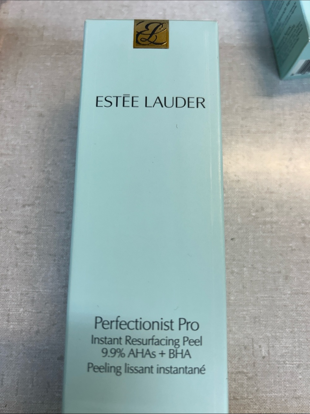 Estee Lauder Perfectionist Pro Instant Resurfacing Peel - Light Blue